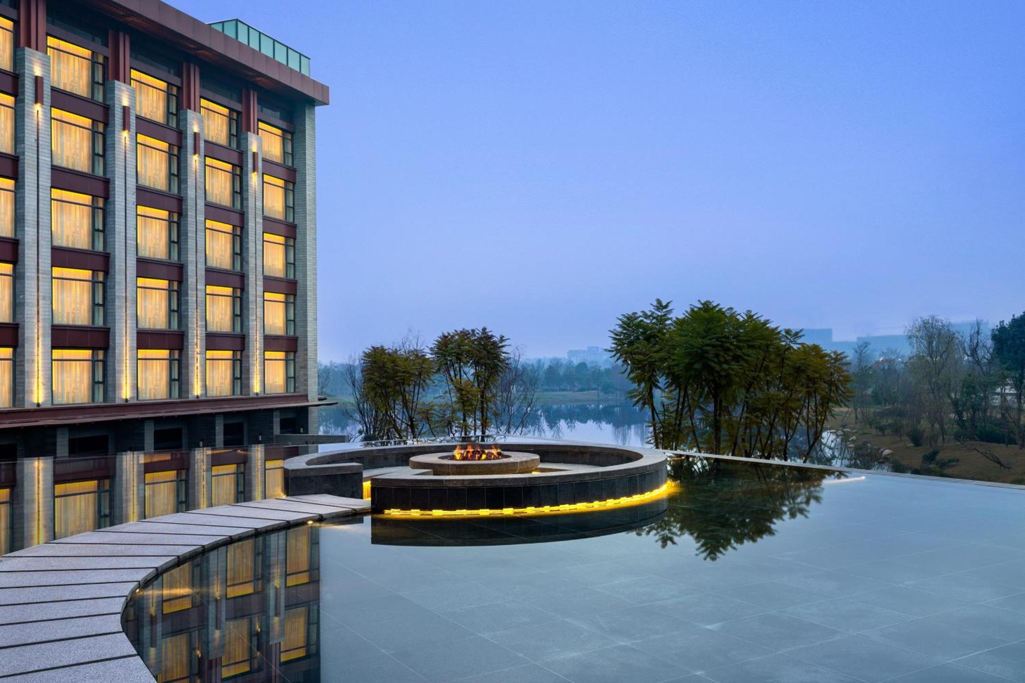 Le Meridien Emei Mountain Resort Emeishan Exterior foto